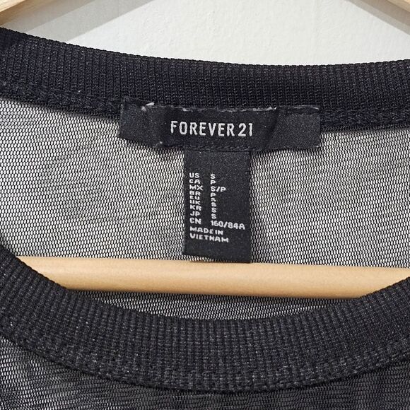 Forever 21 - T-Shirt Sheer Mesh Short Sleeve Round Neckline - Size S - Black - Picture 7 of 7